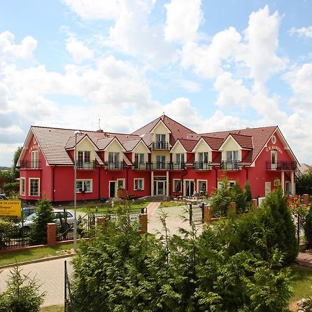 Osrodek Wczasowy Marysia Hotel Niechorze Exterior photo